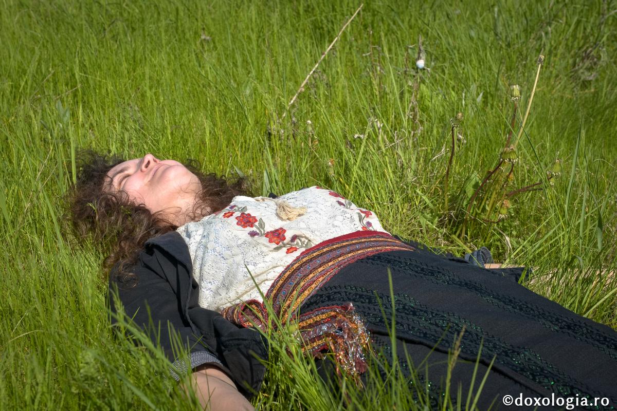 Priveşte-te pe dinăuntru şi află acolo un loc de odihnă şi stai