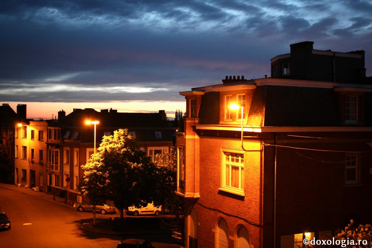 Fie pustie, fie oraș...