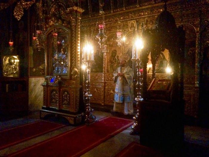 Preasfinţitul Părinte Ambrozie a slujit în biserica Schitului Românesc Prodromu