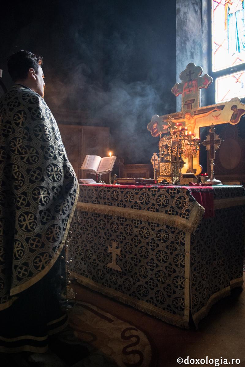 Folosul pomenirii la Sfânta Liturghie