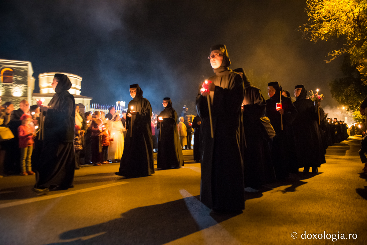 Ieroschimonahul Paisie Olaru – care sunt datoriile și ispitele călugărilor? / Foto: Oana Nechifor maici la procesiune