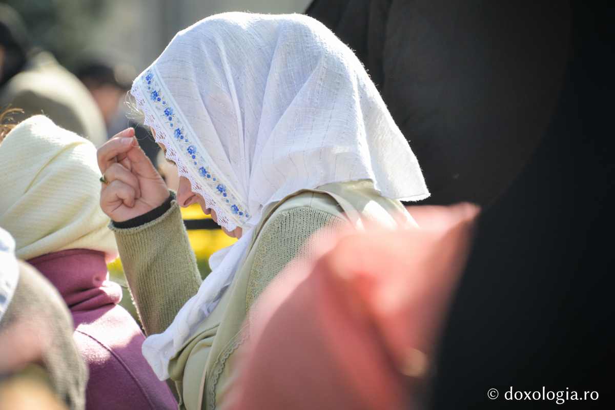 Semnul Crucii, făcut corect, ne păzește de tot răul