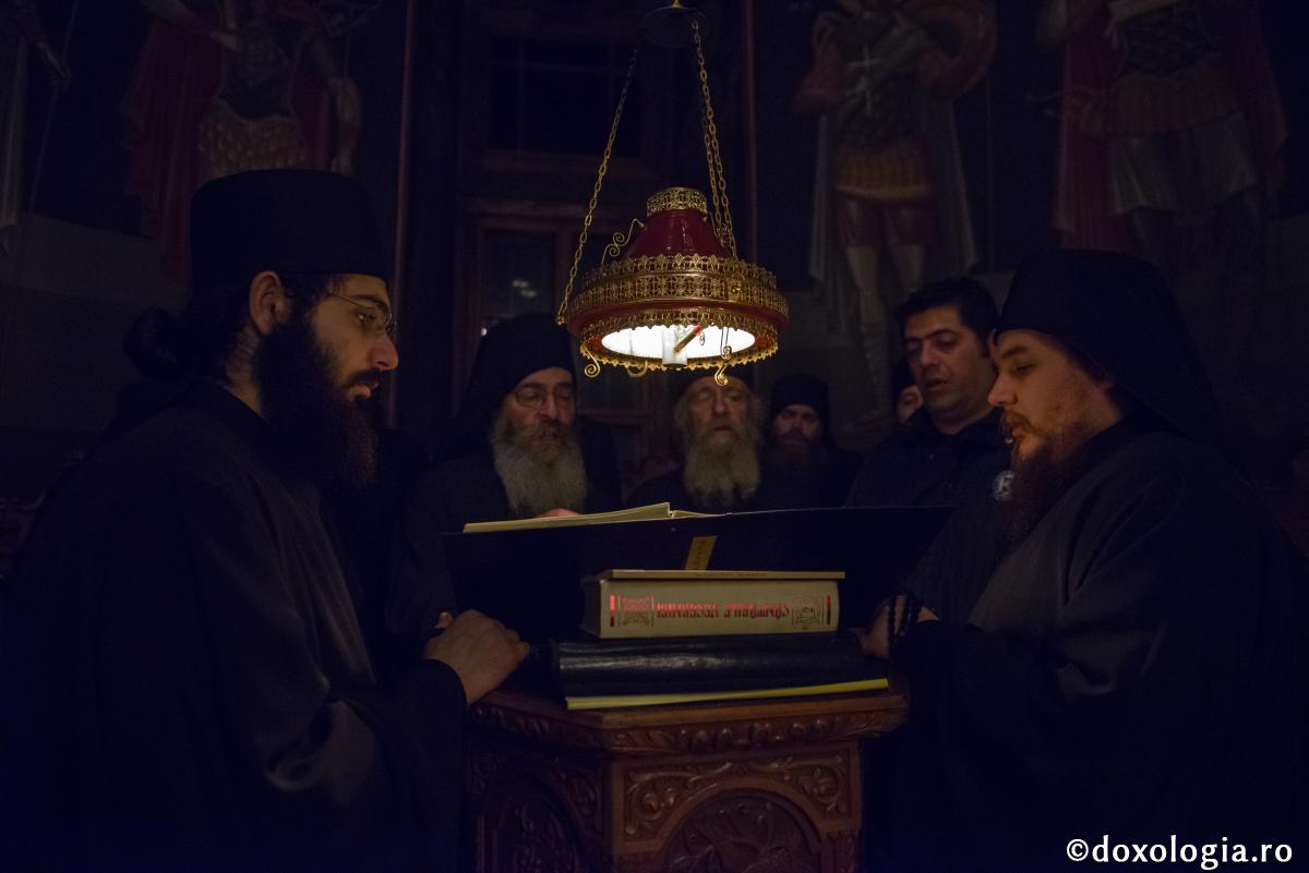 „În mănăstire e cum ai trece puntea, în lume e cum ai merge pe autostradă”