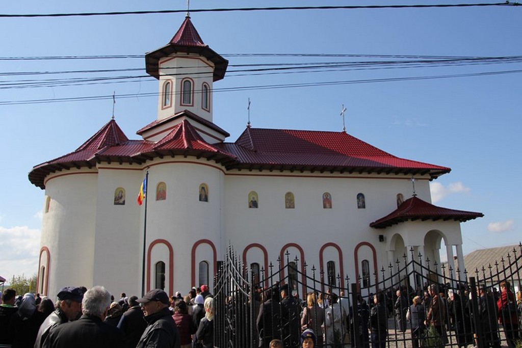 Poartă a cerului, sfinţită în Parohia Icuşeşti