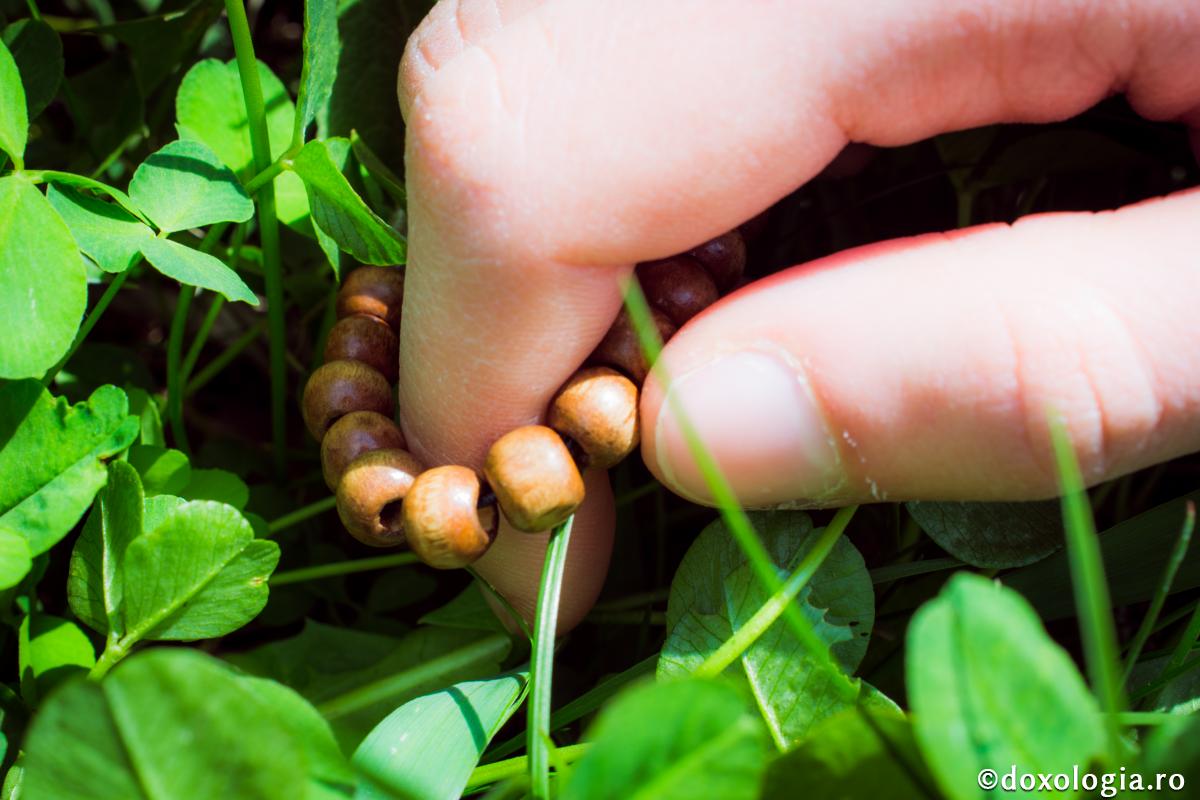 Șiragul de metanii: „mitralieră” împotriva diavolului