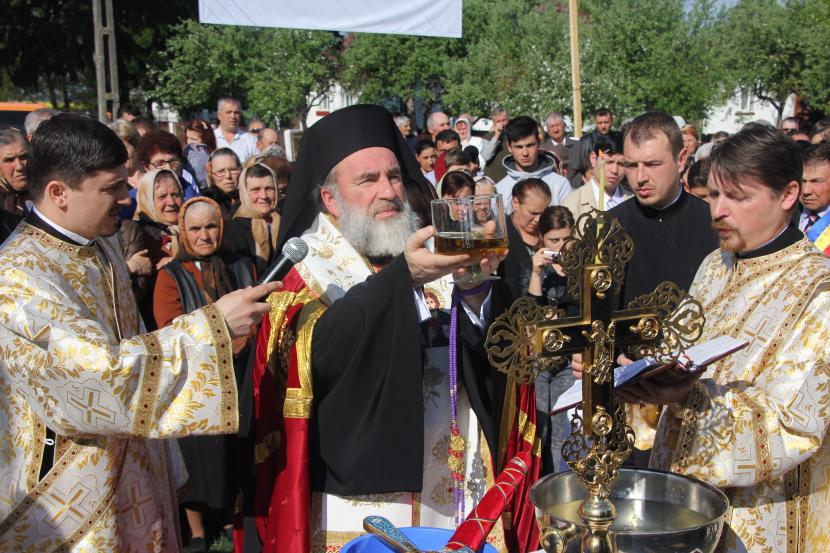 Binecuvântare arhierească în Parohia Sofroceşti