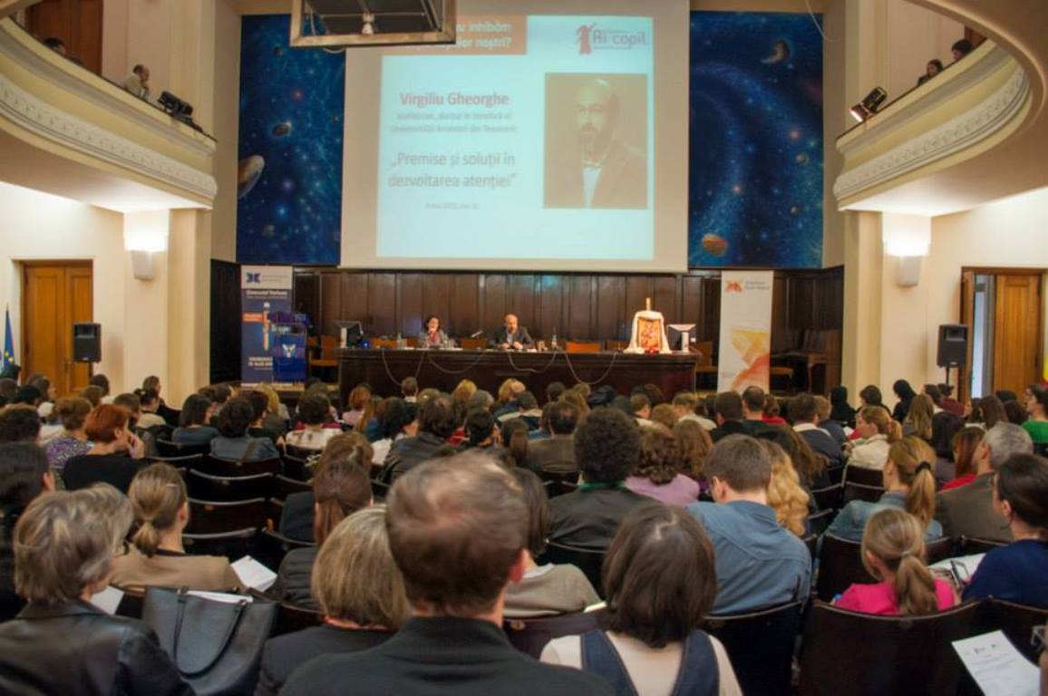 Dezvoltăm sau distrugem atenția copiilor noștri?