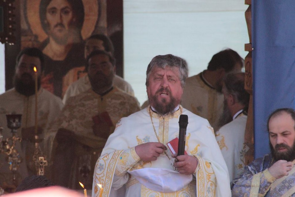 Mărturisire de credinţă la mormântul părintelui Justin Pârvu