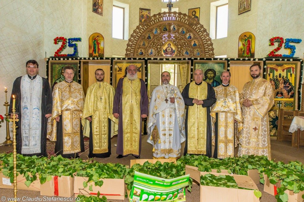 Foto: Claudiu Ştefănescu Popas aniversar la catedrala din Oneşti