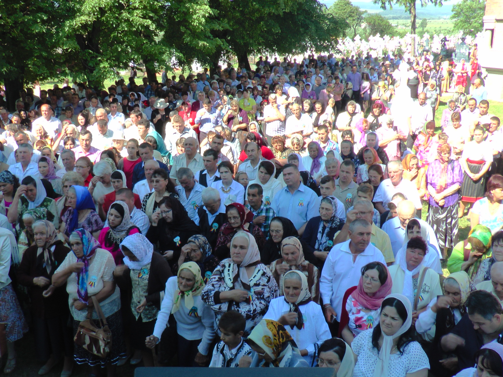 Slujbă de resfințire cu doi arhierei, la parohia Fântâna Mare