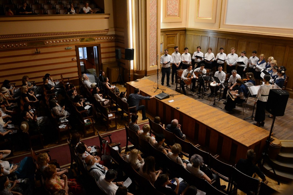 &quot;Floralia&quot; a oferit ieşenilor o serată grecească