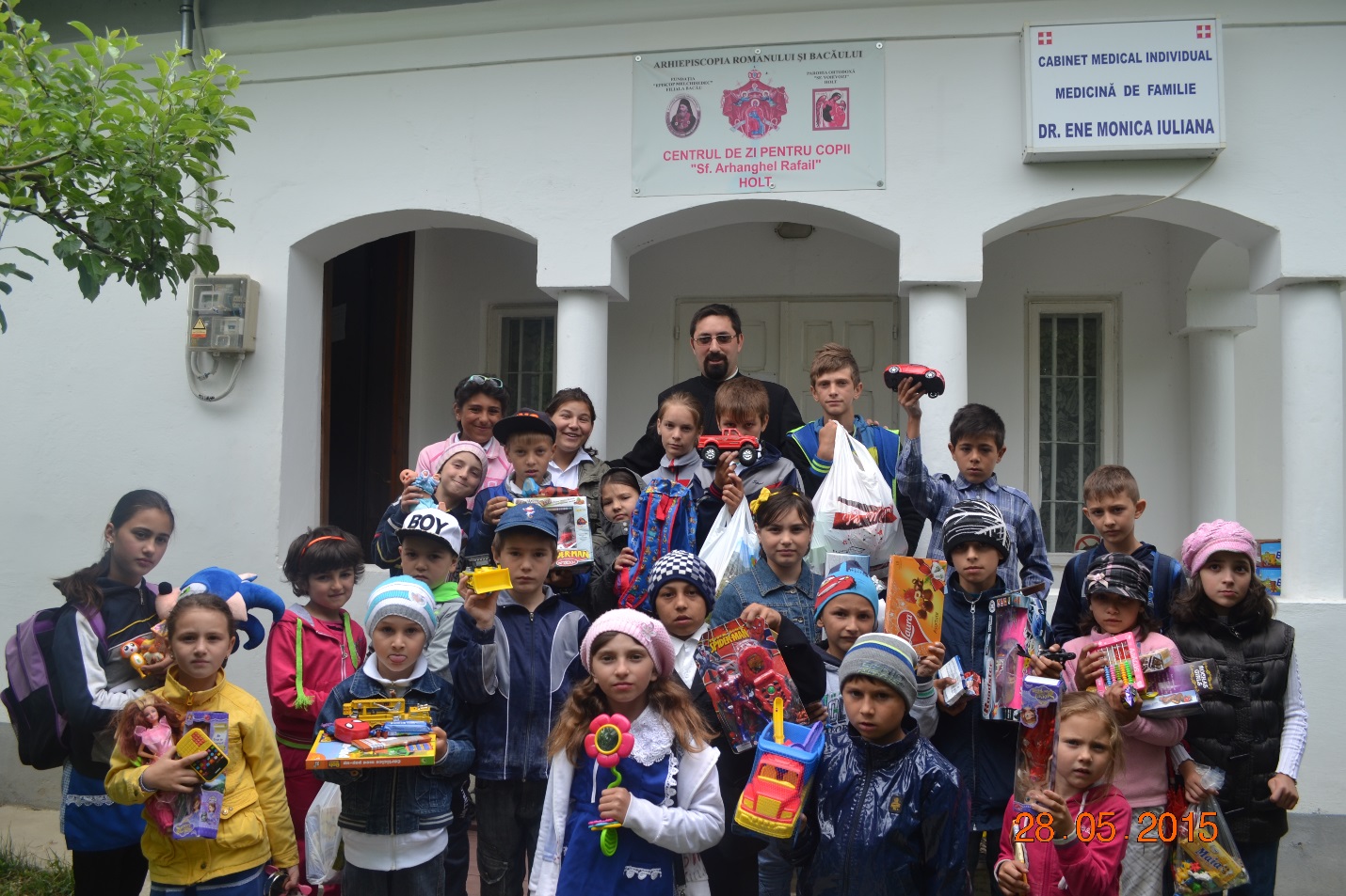 Daruri pentru copiii centrului de zi din Parohia Holt