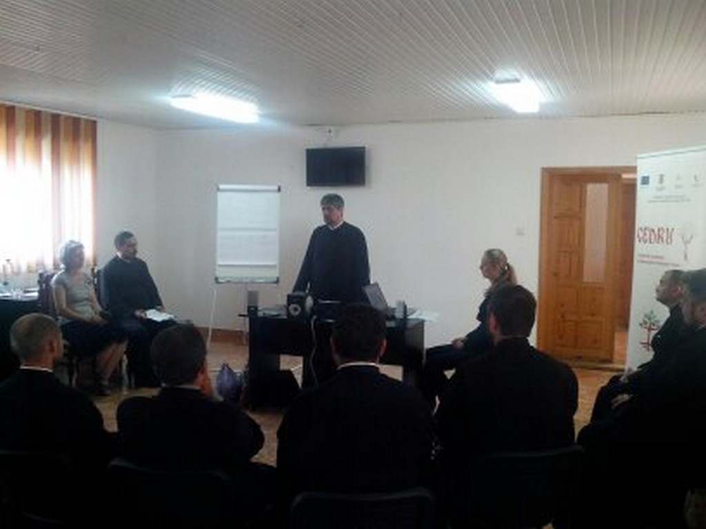 Cursuri dedicate activităţilor cu tinerii în Protoieria Moineşti Cursuri dedicate activităţilor cu tinerii în Protoieria Moineşti