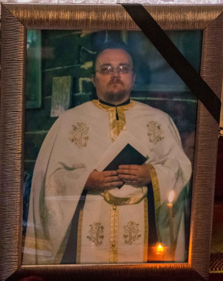 Părintele Mihail Derscariu, condus pe ultimul drum