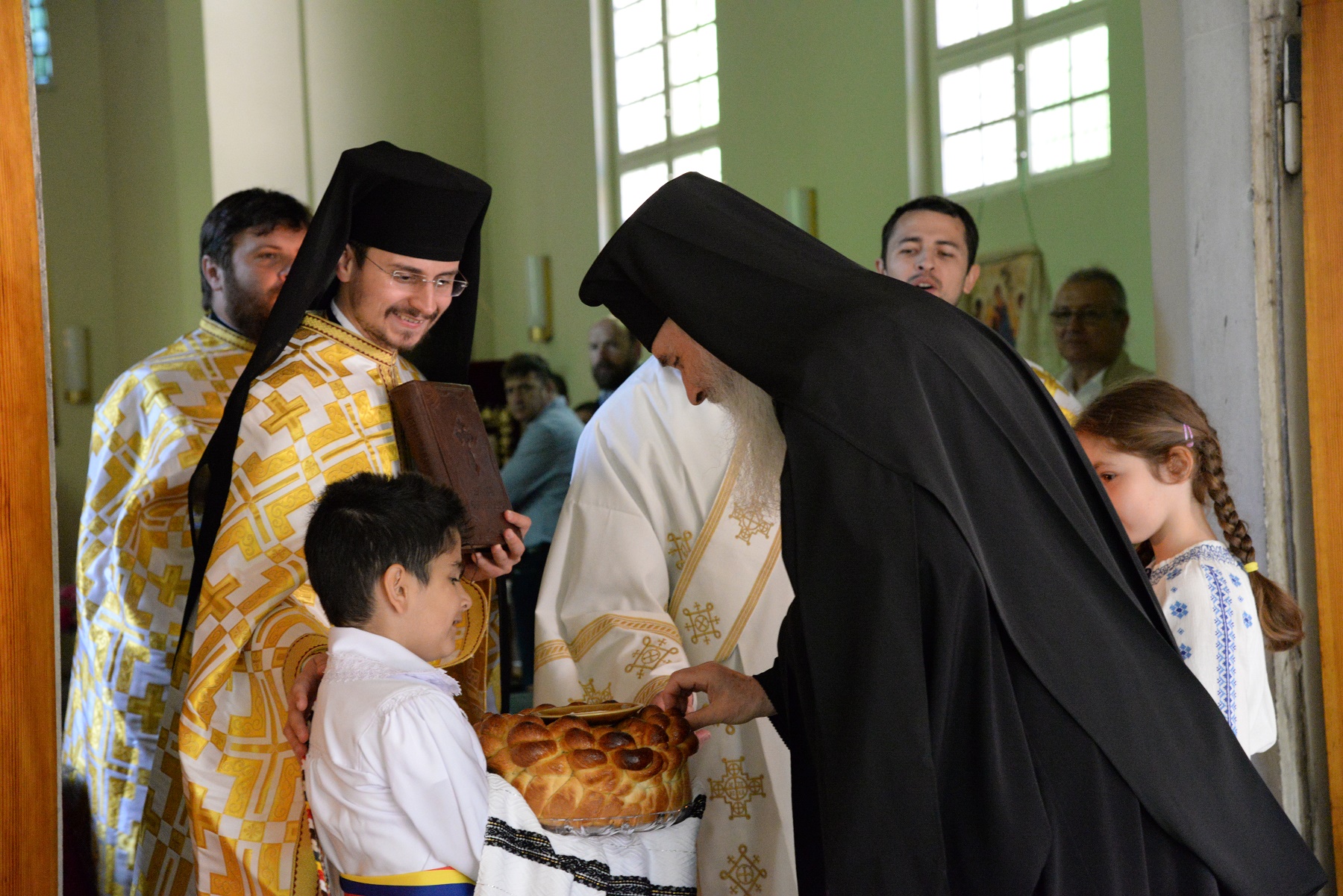 Înaltpreasfințitul Mitropolit Serafim Joantă la hramul parohiei ortodoxe române din Chemnitz-Germania Înaltpreasfințitul Mitropolit Serafim Joantă la hramul parohiei ortodoxe române din Chemnitz-Germania