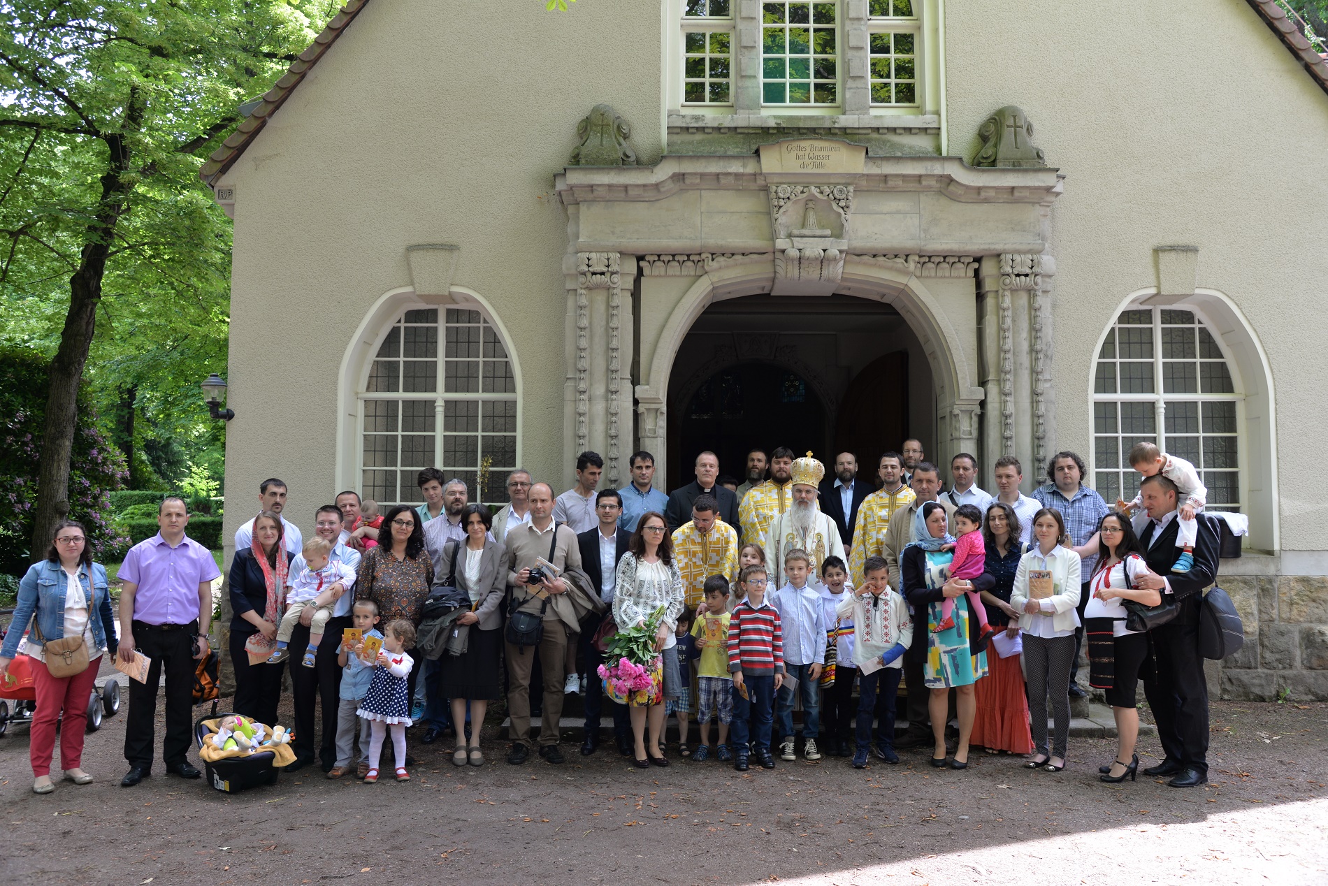 Înaltpreasfințitul Mitropolit Serafim Joantă la hramul parohiei ortodoxe române din Chemnitz-Germania Înaltpreasfințitul Mitropolit Serafim Joantă la hramul parohiei ortodoxe române din Chemnitz-Germania