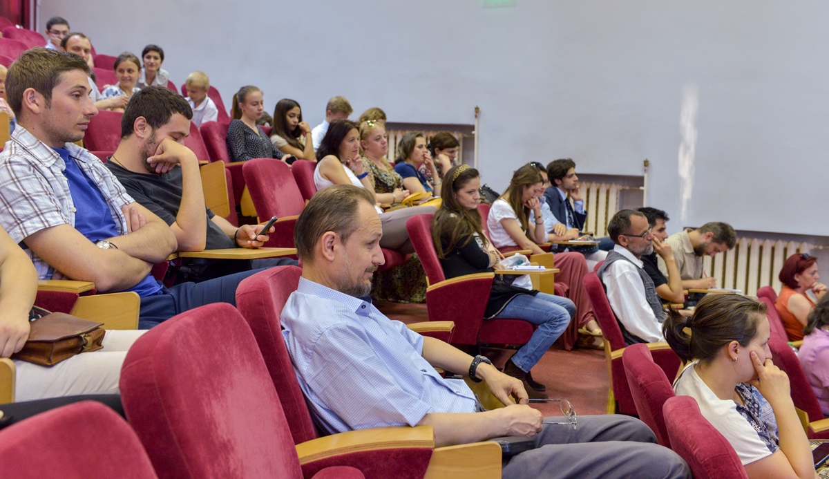 Foto: Ştefan Cojocariu Prin dezbatere publică, s-a stabilit: „Ocupația” principală a părintelui este grija față de copil