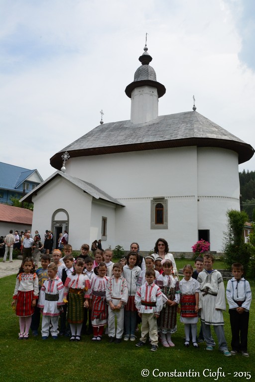 Sărbătoare străveche în cinstea Sfântului Ioan cel Nou, la Buhalniţa Sărbătoare străveche în cinstea Sfântului Ioan cel Nou, la Buhalniţa