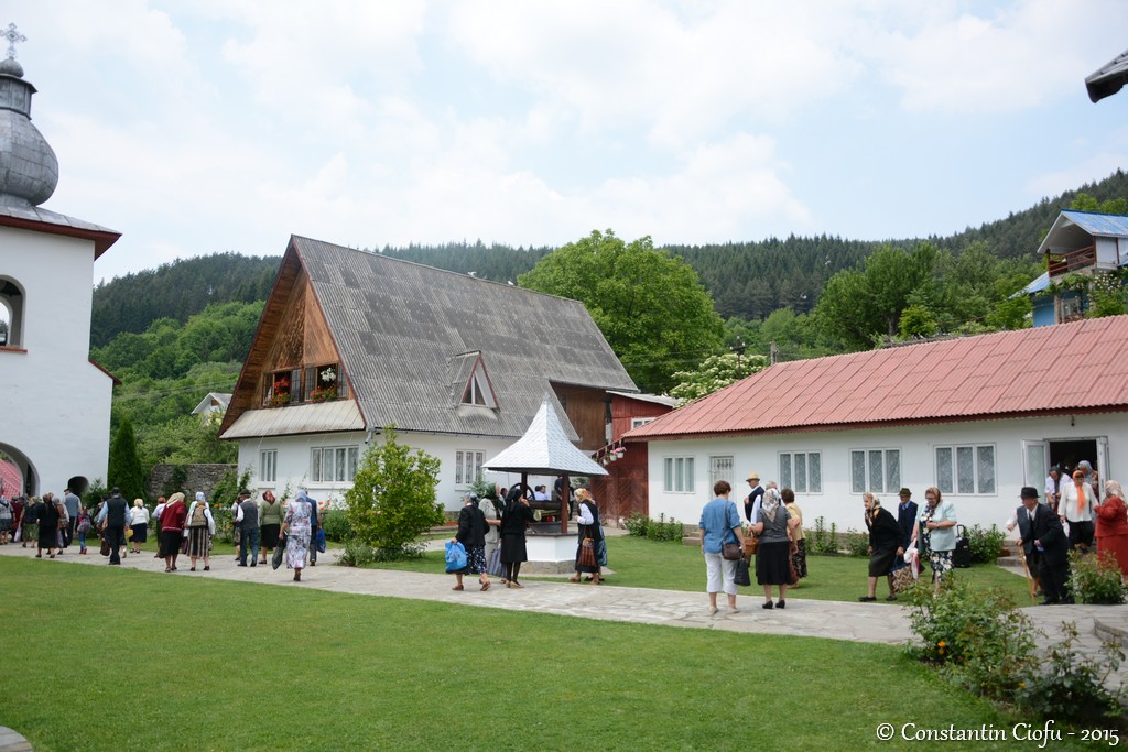 Sărbătoare străveche în cinstea Sfântului Ioan cel Nou, la Buhalniţa Sărbătoare străveche în cinstea Sfântului Ioan cel Nou, la Buhalniţa