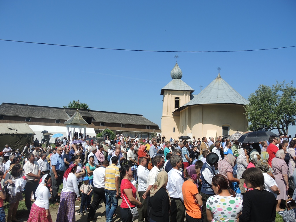 Treime, istorie și viață la Mănăstirea Balș