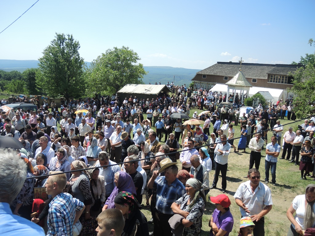 Treime, istorie și viață la Mănăstirea Balș