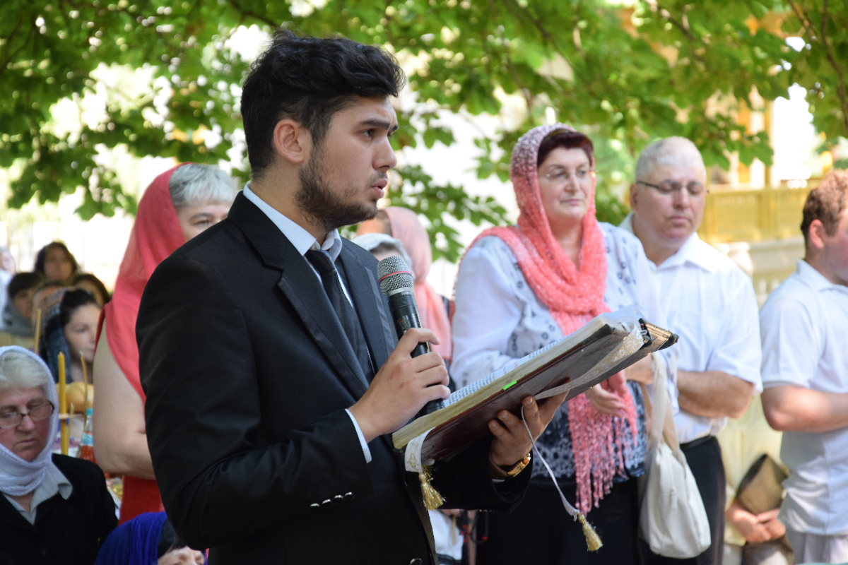 Slujbă arhierească și rugăciuni pentru ploaie, la Mănăstirea Bucium Slujbă arhierească și rugăciuni pentru ploaie, la Mănăstirea Bucium