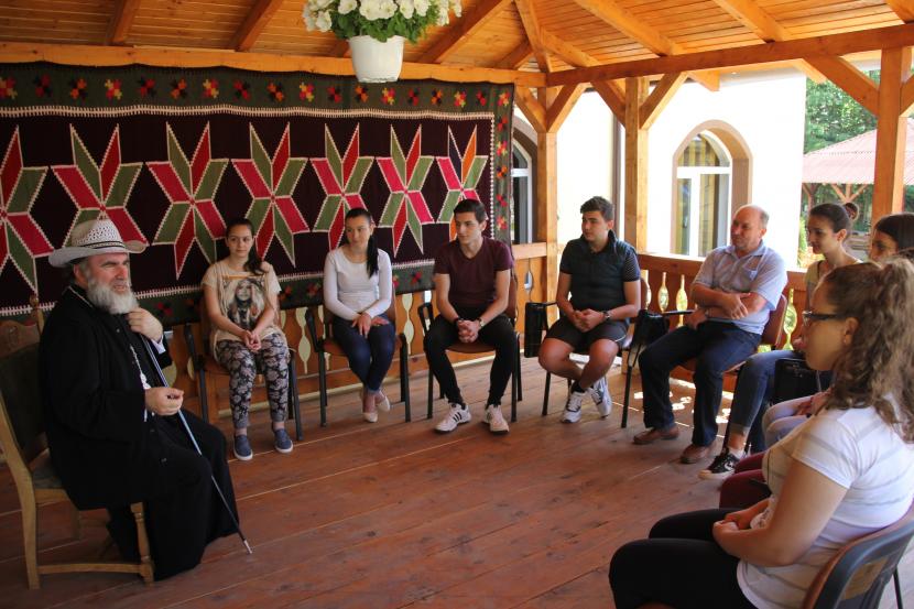 IPS Ioachim, în vizită la asociaţia de la Hârja