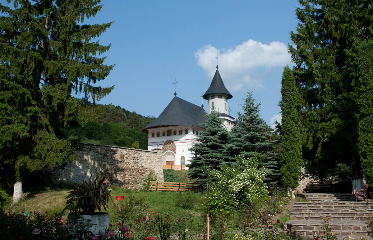 „Starețul este un slujitor al obștii, nu un stăpân”