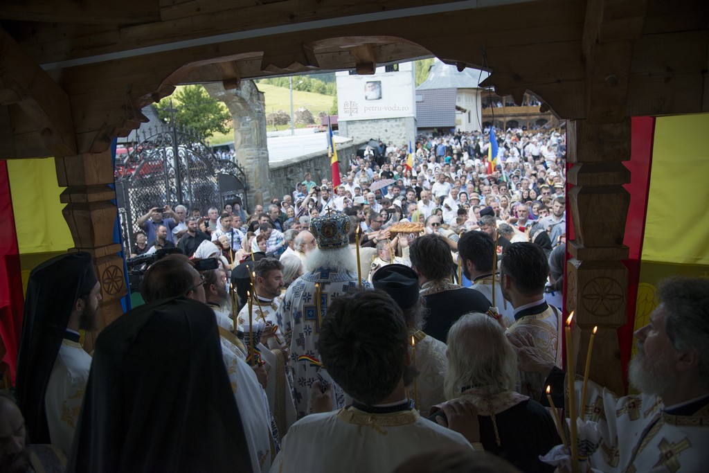 Mărturisire de credinţă la mormântul părintelui Justin Pârvu