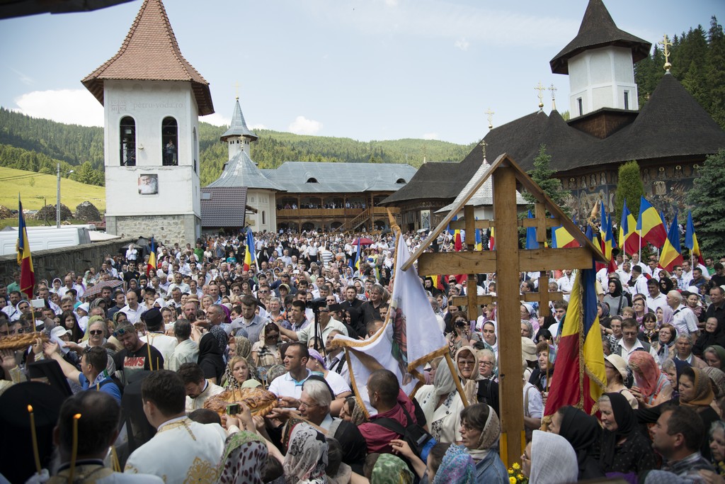 Mărturisire de credinţă la mormântul părintelui Justin Pârvu