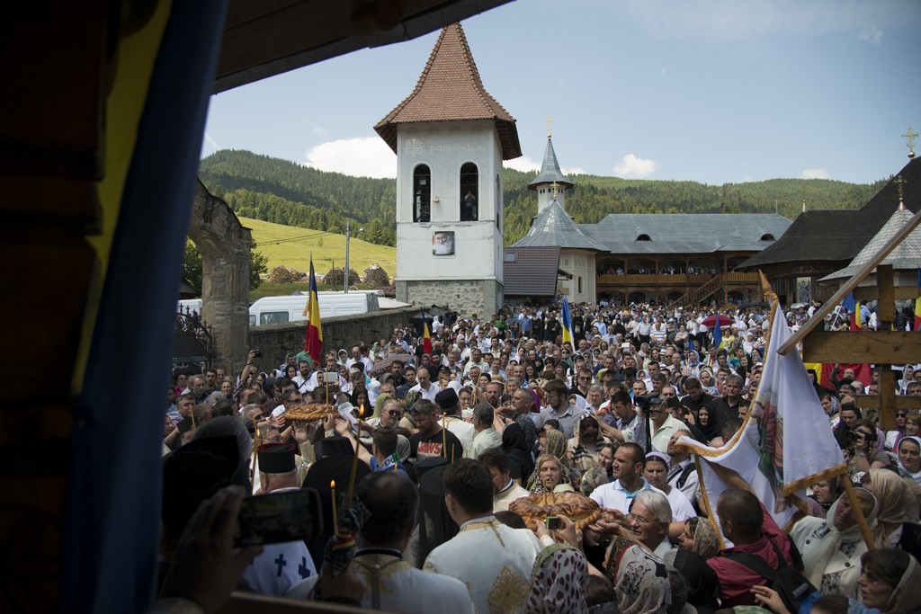 Mărturisire de credinţă la mormântul părintelui Justin Pârvu