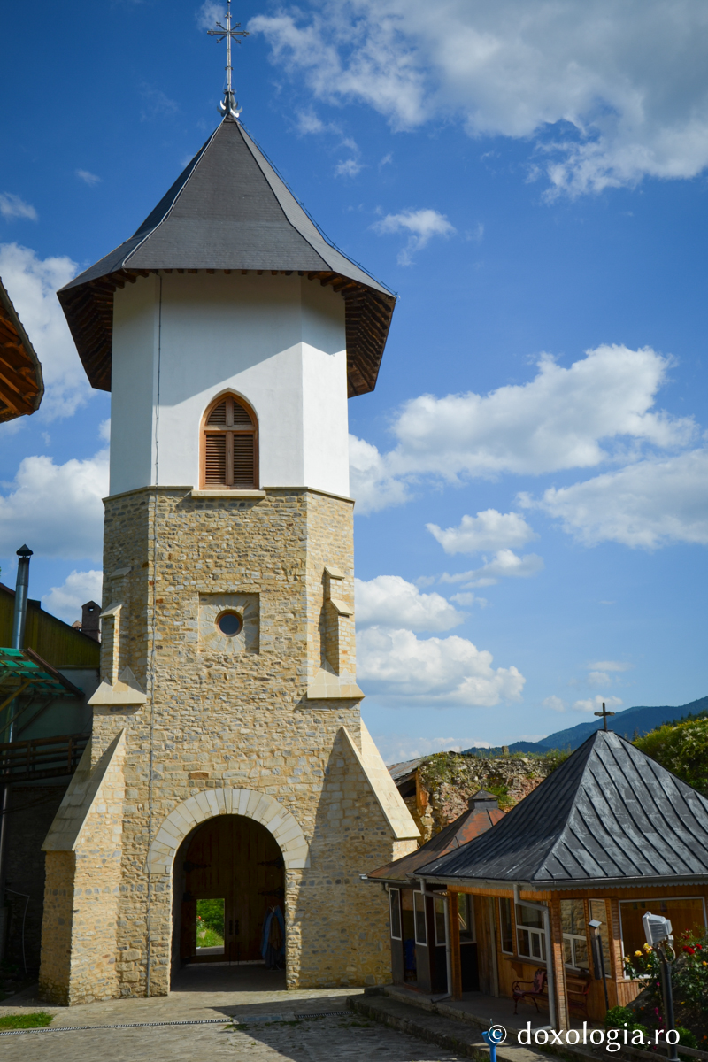 Răstignirea Mănăstirii Pângărați