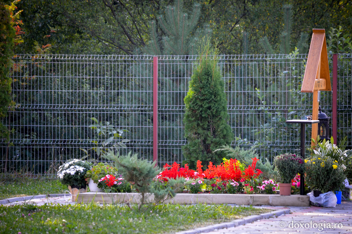 Mormântul Părintelui Arhimandrit Teofil Lefter