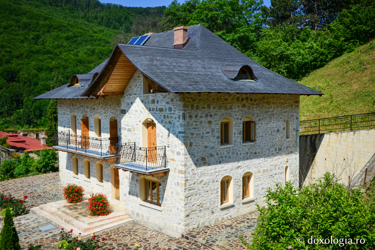 Răstignirea Mănăstirii Pângărați