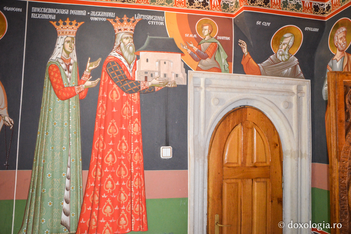 Pictură din biserica voievodală a Mănăstirii Pângărați / Foto: Maria Burlă De ce mănăstirile erau numite de voievozii-ctitori „sfânta noastră rugă”?