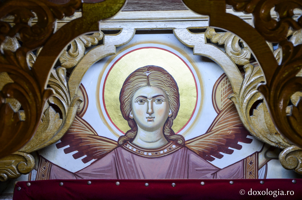 Sfintele moaște de la Mănăstirea Pângărați / Foto: Maria Burlă înger pictat