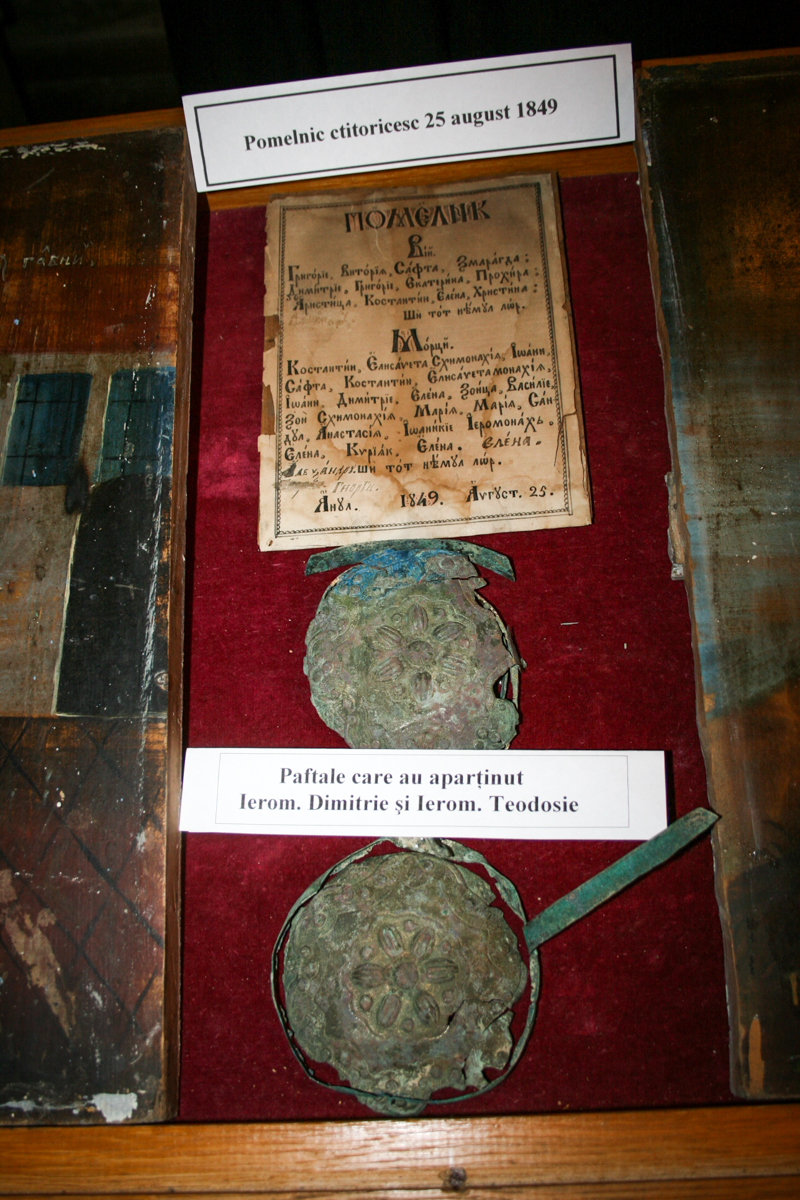 Exponate din muzeu / Foto: arhiva Mănăstirii Pângărați muzeul Mănăstirii Pângăraţi