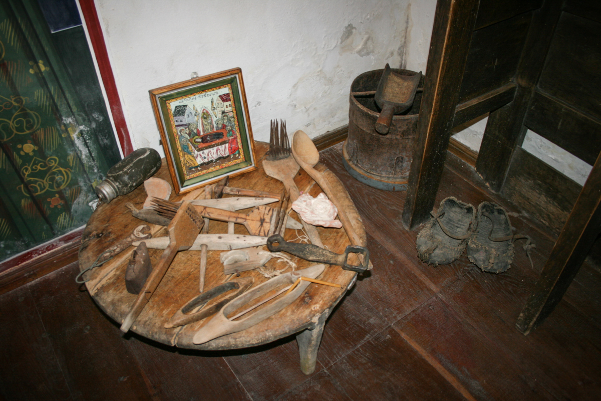 Obiecte vechi care au aparținut mănăstirii / Foto: arhiva Mănăstirii Pângărați muzeul Mănăstirii Pângăraţi