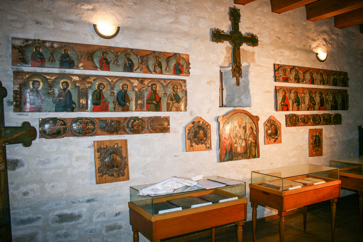 Comori de artă și de suflet în muzeul Mănăstirii Pângărați / Foto: arhiva Mănăstirii Pângărați muzeul Mănăstirii Pângăraţi