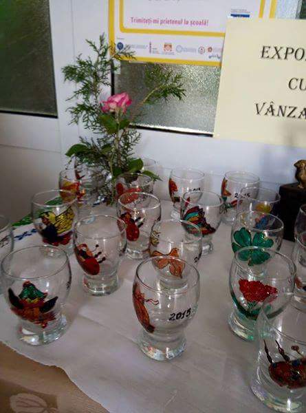 Cursul de pictură pe sticlă organizat de Parohia „Sf. Nicolae“ - Mălăieşti, la final