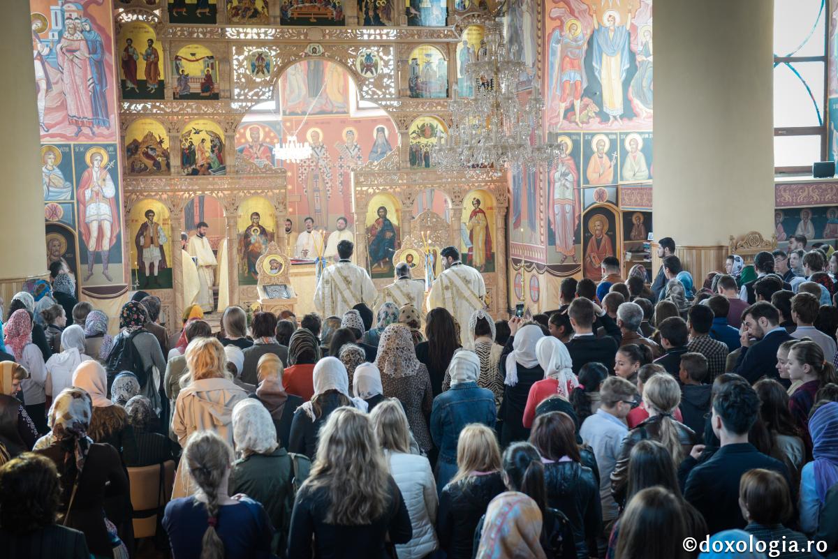 A fi la slujbă de la început