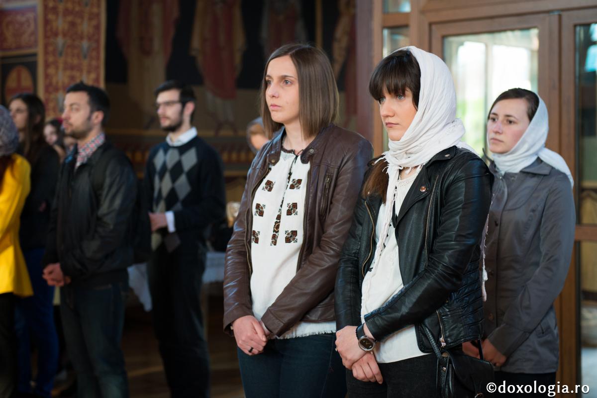 Tinerii să nu ia hotărâri „necoapte”