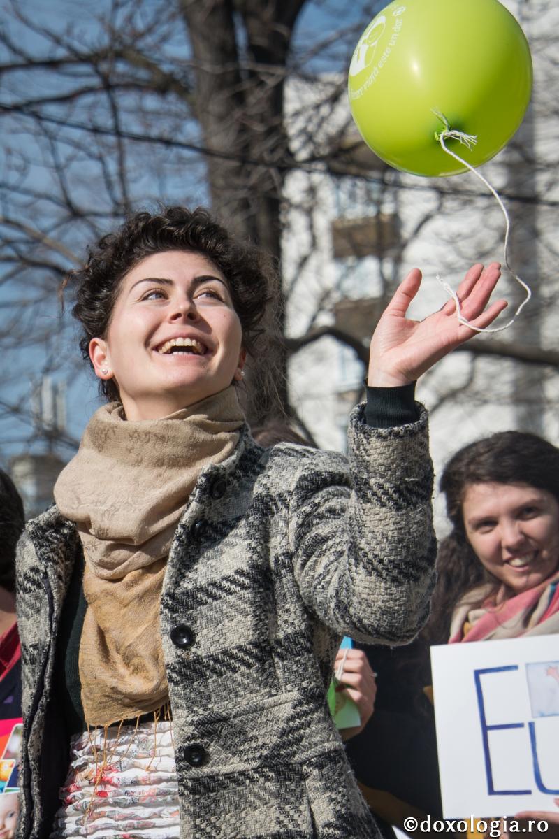 În cea mai mare parte, nu noi ne trăim viața, ci ea ne trăiește pe noi...