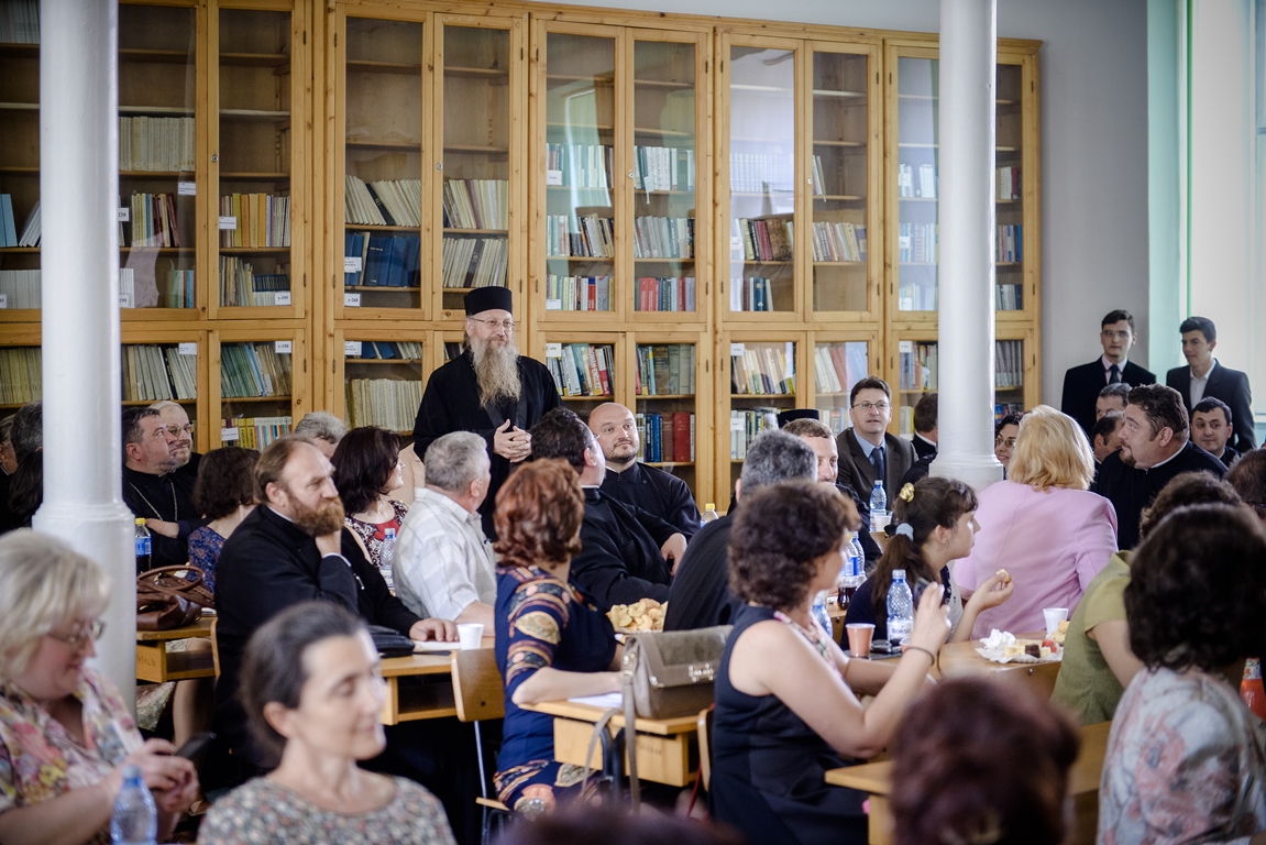 Emoții la Facultatea de Teologie Ortodoxă din Iași – Promoția 1995 s-a reîntors „Acasă” Emoții la Facultatea de Teologie Ortodoxă din Iași – Promoția 1995 s-a reîntors „Acasă”