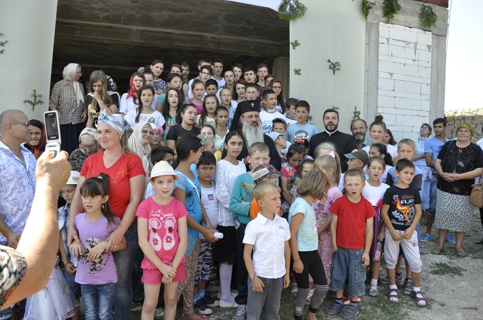 Tabăra din pridvorul satului Horodiştea, la final Tabăra din pridvorul satului Horodiştea, la final