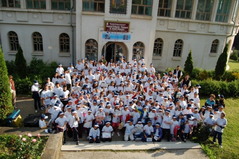 850 de copii se bucură de taberele gratuite Licăr de Lumină