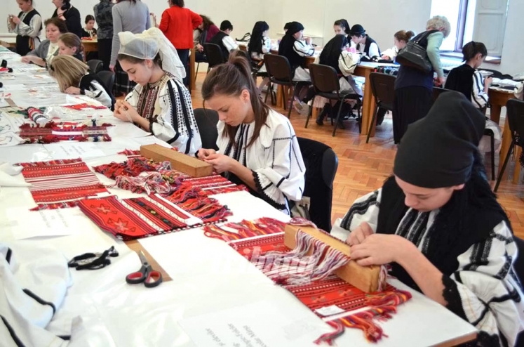 Folclorul autentic românesc, studiat la liceu