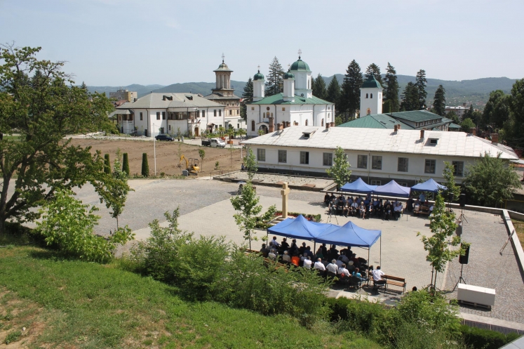 Părintele Dumitru Bălaşa comemorat în Arhiepiscopia Râmnicului