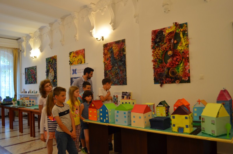 Micii arhitecţi vă aşteaptă în cartierele “Varlaam”