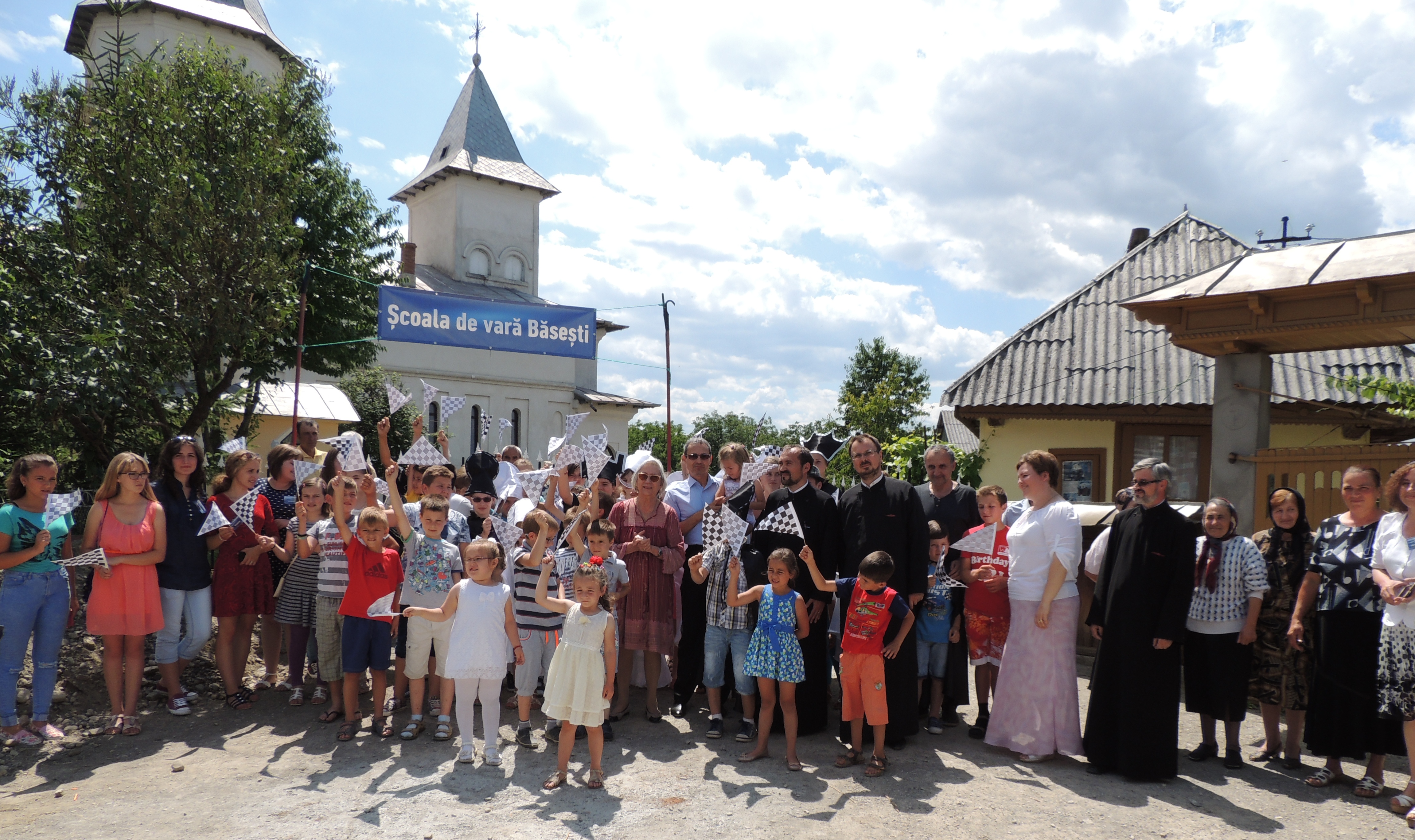 Elisabeta Polihroniade, în vizită la Școala de vară Băsești Elisabeta Polihroniade, în vizită la Școala de vară Băsești